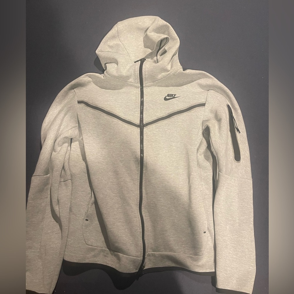 Nike tech zip up jacket